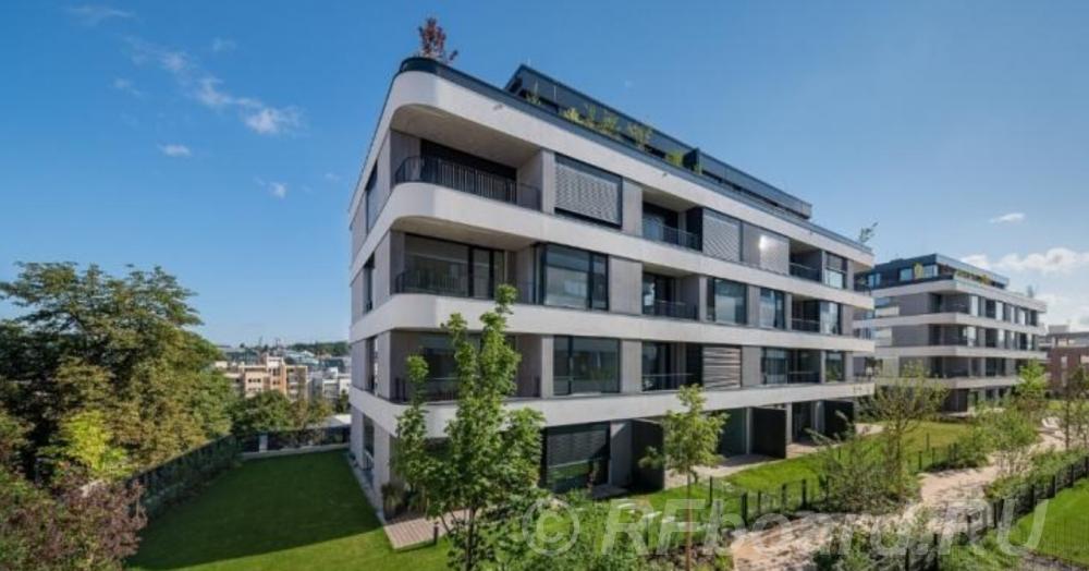 Продаю 4-комн квартиру, 127 м2, 1/1 эт..  Москва